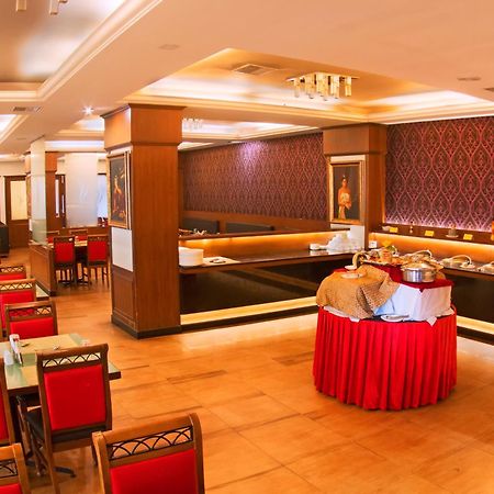 President Hotel Мисор Екстериор снимка
